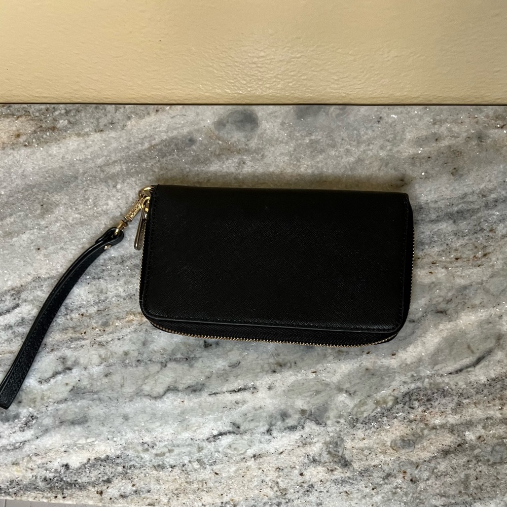 Michael Kors Selma Leather Satchel Bag with Wallet- Black. - Picture 15 of 17